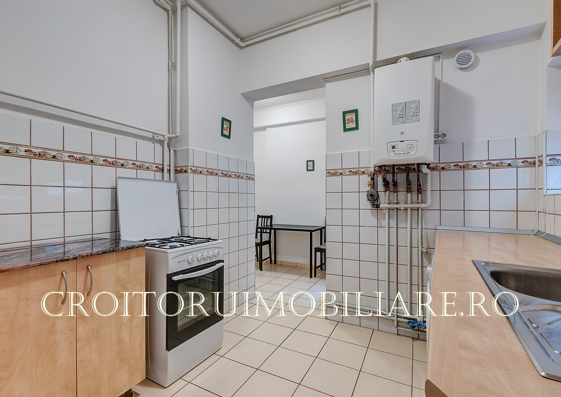 Oferta inchiriere apartament 3 camere zona Piata ROMANA Metrou